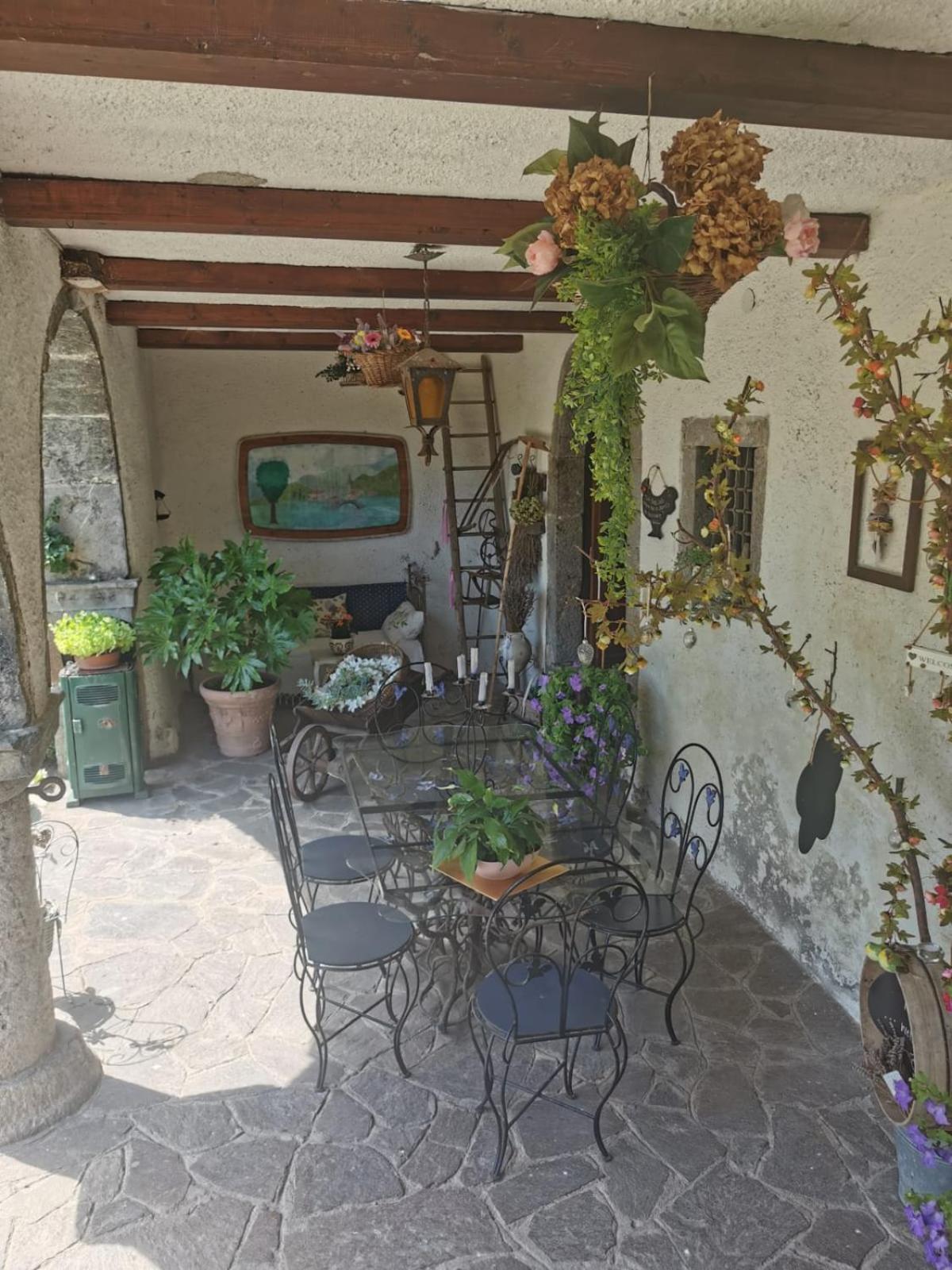 A Casa Di Gianni E Mari Acomodação com café da manhã Vestone Exterior foto